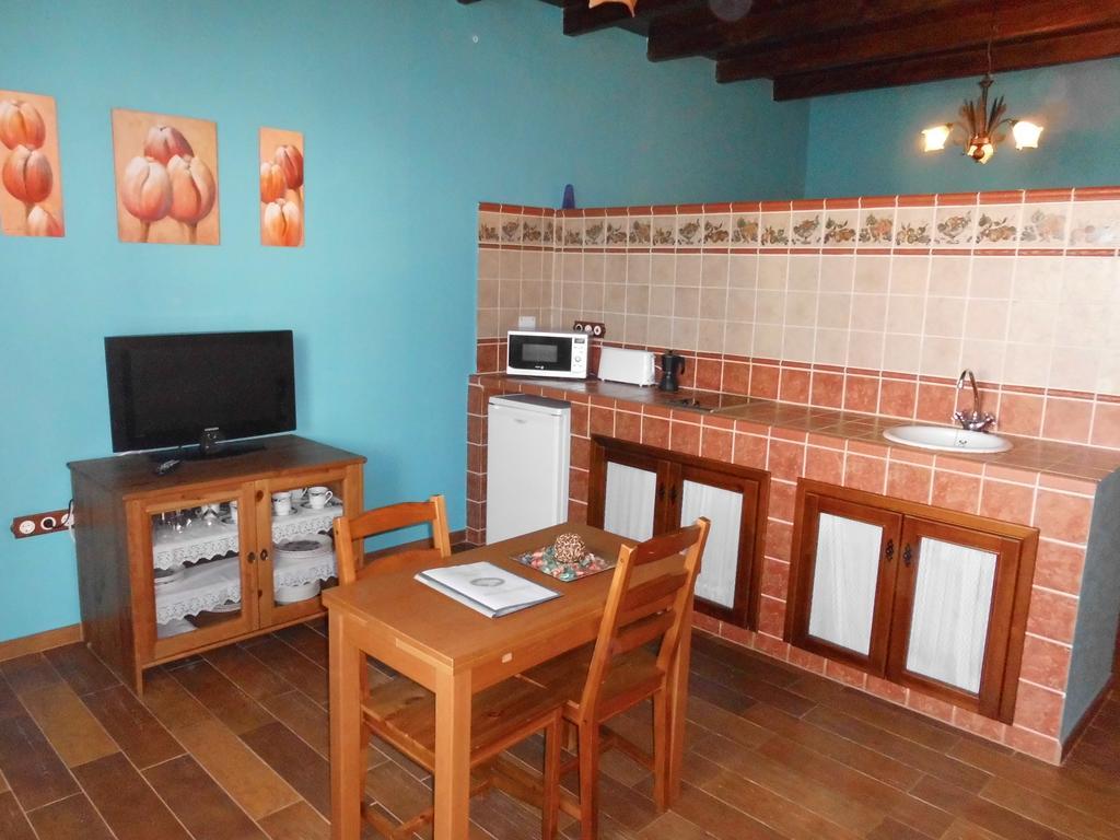 Apartamentos Trinidad Alange Szoba fotó